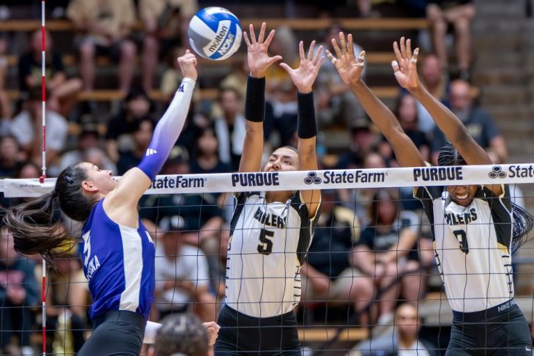 Purdue vs Nebraska live updates: Harper Murray leads Cornhuskers to lead