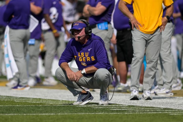 Brian Kelly’s LSU tragedy nears final act, with a coach out of answers