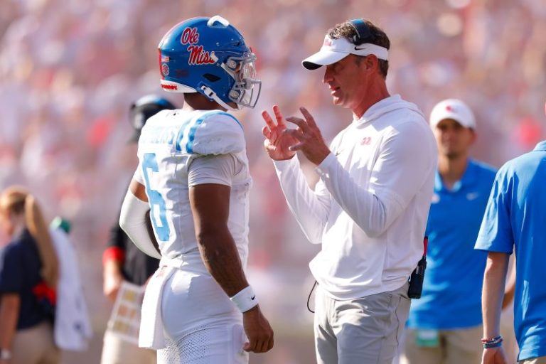 Lane Kiffin says undertones of Florida game not affecting his team