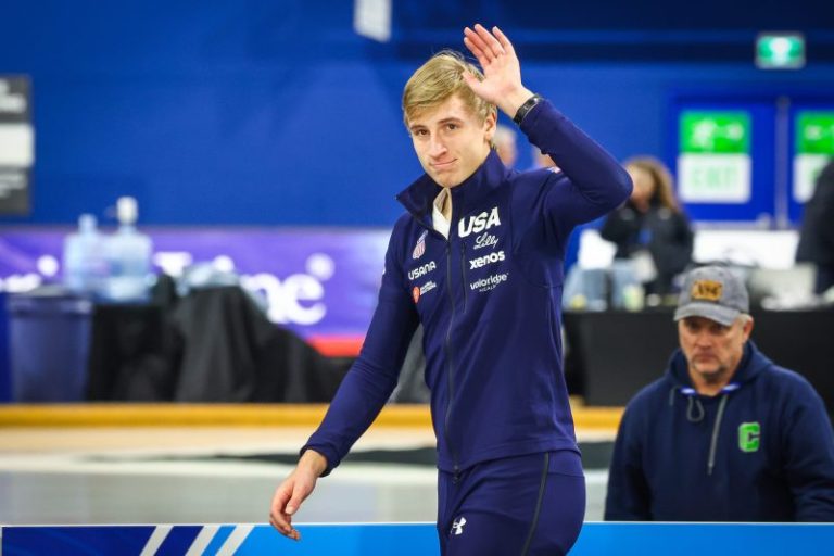 Jordan Stolz locks up spot for Olympics in three sprint distances