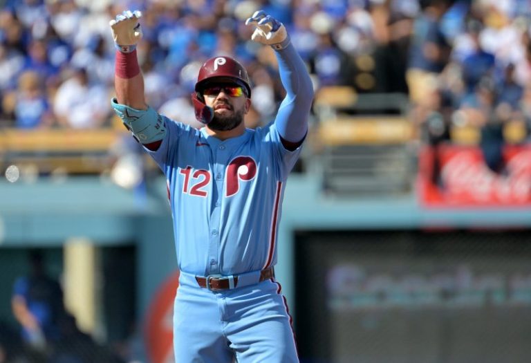Phillies keep slugger on five-year contract