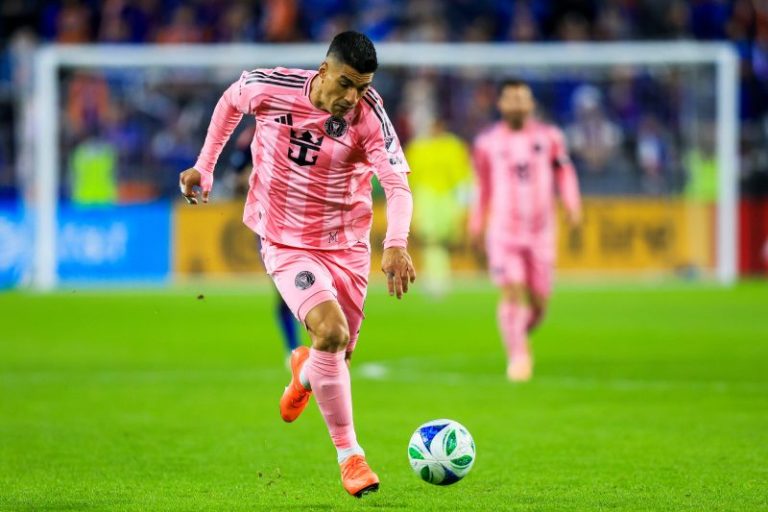 Luis Suárez stays with Inter Miami after title victory