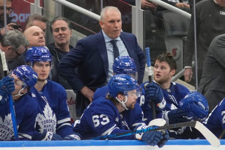 NHL coach gets horrible-looking gash during gym accident