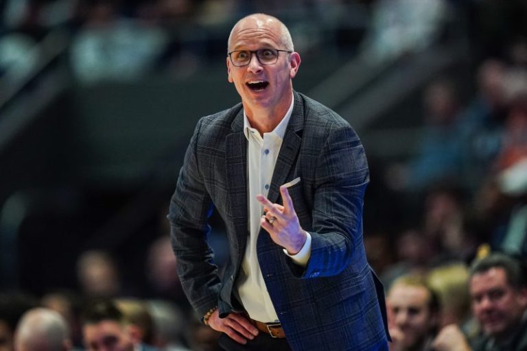 Dan Hurley ejected as UConn upset by Marquette, may lose No. 1 seed